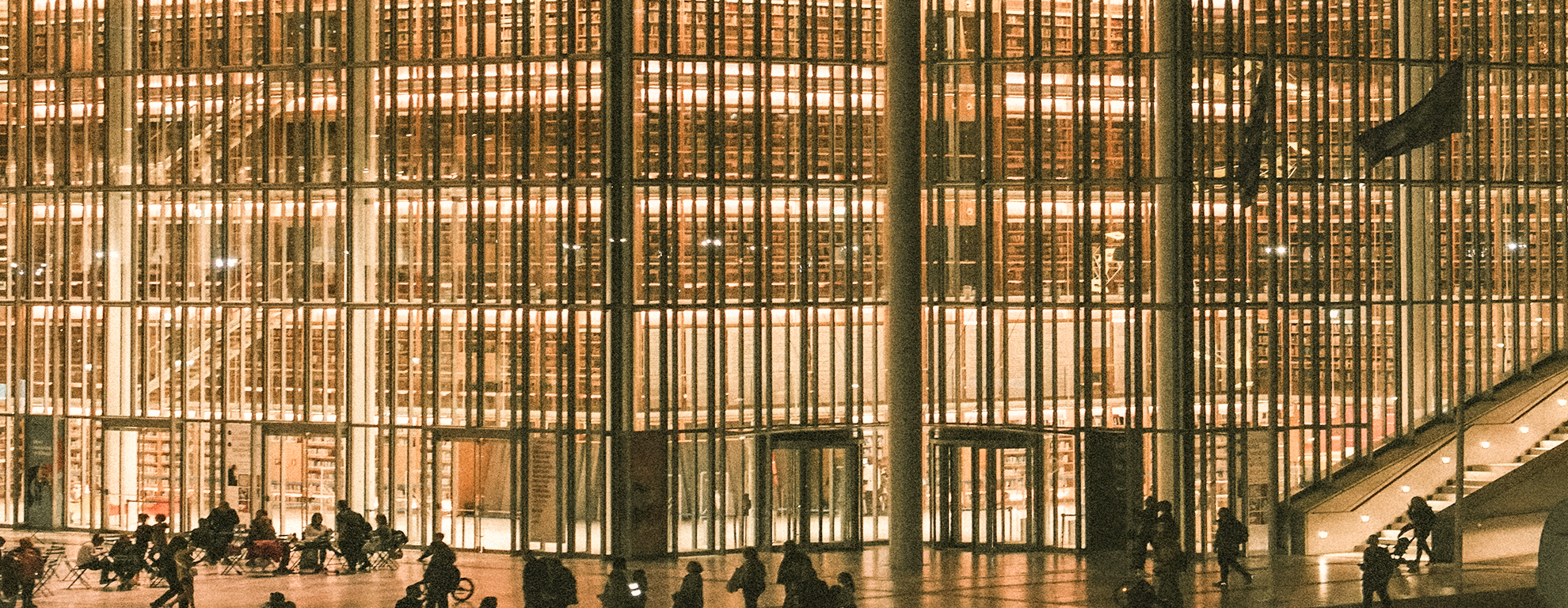 Glass facades of multi-storey buildings 